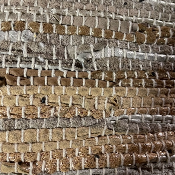 Throw pillow - Picture 4 of 5